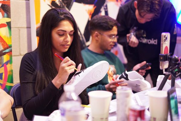Sneaker Painting & Customization Workshop Fashion - Image 2
